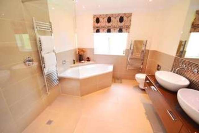  Image of 5 bedroom Detached house for sale in Castlewood Ringwood BH24 at Castlewood  Ringwood, BH24 2AX