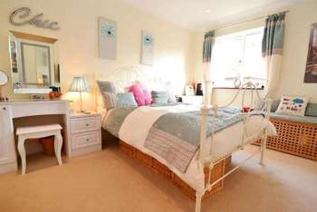  Image of 5 bedroom Detached house for sale in Castlewood Ringwood BH24 at Castlewood  Ringwood, BH24 2AX