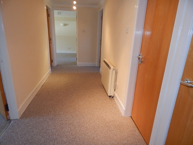  Image of 3 bedroom Flat to rent in Rodger Place Rutherglen Glasgow G73 at Rutherglen Glasgow Glasgow, G73 2AX