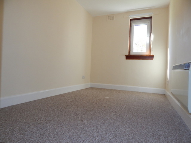  Image of 3 bedroom Flat to rent in Rodger Place Rutherglen Glasgow G73 at Rutherglen Glasgow Glasgow, G73 2AX