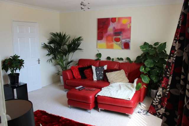  Image of 3 bedroom Semi-Detached house to rent in Severn Place Plymouth PL3 at Severn Place Efford Plymouth, PL3 6JH