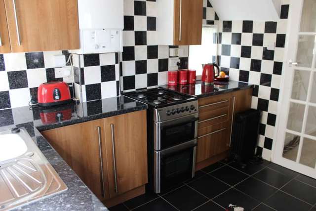  Image of 3 bedroom Semi-Detached house to rent in Severn Place Plymouth PL3 at Severn Place Efford Plymouth, PL3 6JH