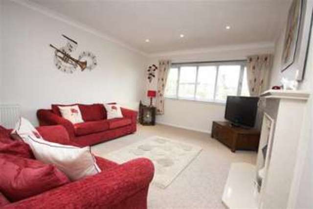  Image of 3 bedroom Property for sale in South View Terrace Rochdale OL16 at Southview Terrace Smithybridge Smithybridge, OL16 2SW