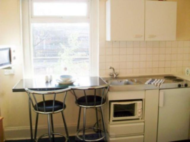  Image of Flat to rent in Sumatra Road London NW6 at West Hampstead NW6 London, NW6 1PS