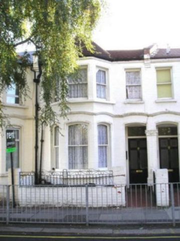  Image of Flat to rent in Sumatra Road London NW6 at West Hampstead NW6 London, NW6 1PS