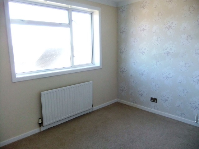  Image of 3 bedroom Semi-Detached house to rent in Tapitlaw Grove Comrie Dunfermline KY12 at Dunfermline Fife Fife, KY12 9XE
