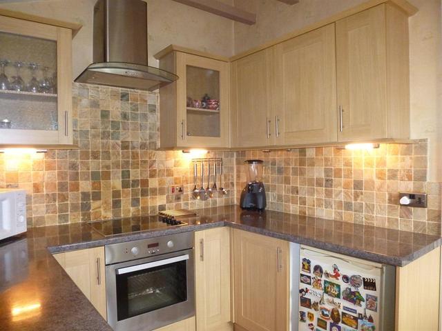  Image of 3 bedroom End of Terrace for sale in The Avenue Lowestoft NR33 at The Avenue  Lowestoft, NR33 7LW