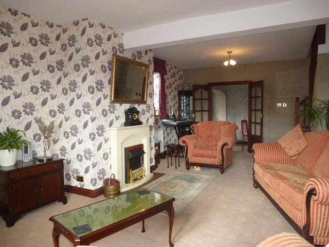  Image of 3 bedroom End of Terrace for sale in The Avenue Lowestoft NR33 at The Avenue  Lowestoft, NR33 7LW
