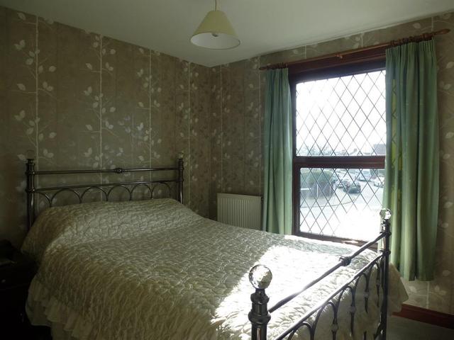  Image of 3 bedroom End of Terrace for sale in The Avenue Lowestoft NR33 at The Avenue  Lowestoft, NR33 7LW