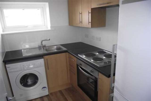  Image of 1 bedroom Flat to rent in Oxlow Lane Dagenham RM10 at Dagenham, RM10 7YA
