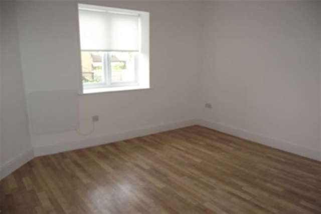  Image of 1 bedroom Flat to rent in Oxlow Lane Dagenham RM10 at Dagenham, RM10 7YA