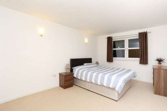  Image of 1 bedroom Apartment to rent in Western Gateway London E16 at Western Gateway  London, E16 1BA