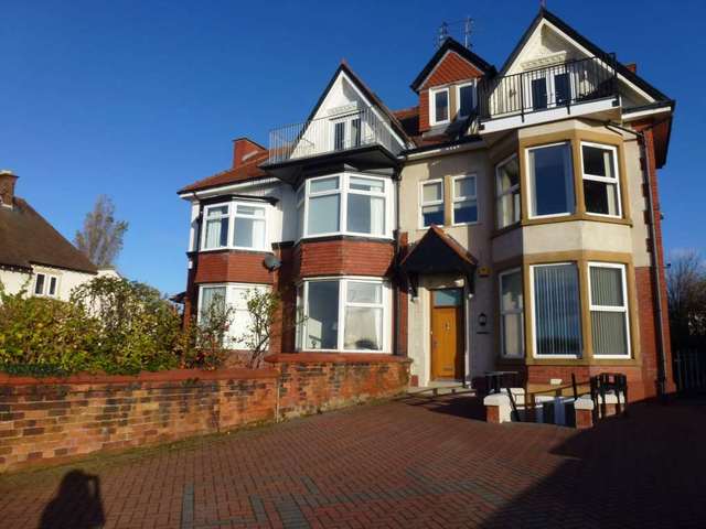  Image of 3 bedroom Apartment for sale in Inner Promenade Lytham St. Annes FY8 at Inner Promenade Fairhaven Lytham St Annes, FY8 1AZ