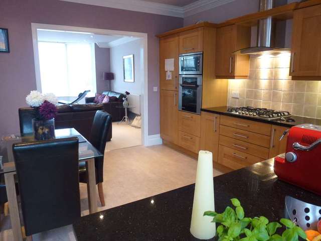  Image of 3 bedroom Apartment for sale in Inner Promenade Lytham St. Annes FY8 at Inner Promenade Fairhaven Lytham St Annes, FY8 1AZ