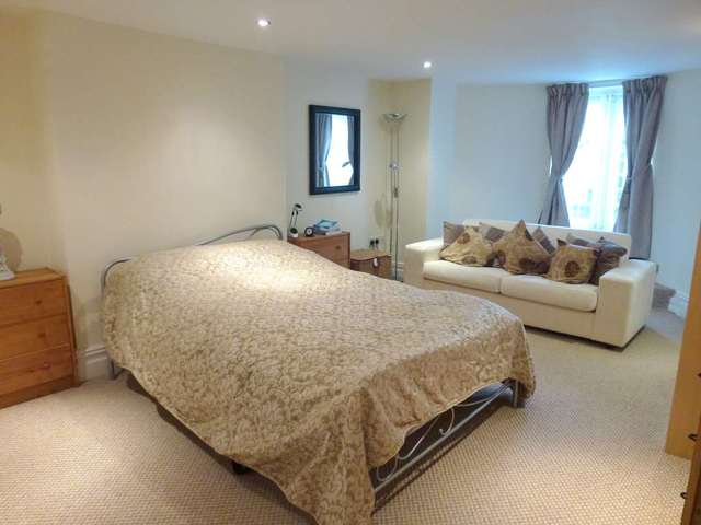  Image of 3 bedroom Apartment for sale in Inner Promenade Lytham St. Annes FY8 at Inner Promenade Fairhaven Lytham St Annes, FY8 1AZ