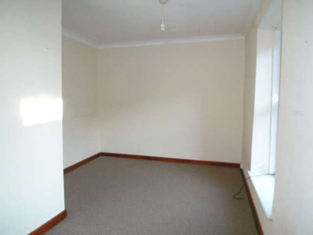  Image of 3 bedroom End of Terrace to rent in Upper Bridge Street Griffithstown Pontypool NP4 at Pontypool, NP4 6JY