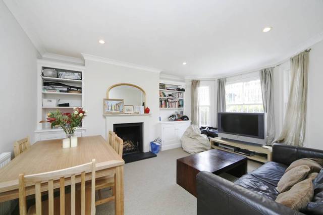  Image of 3 bedroom Property to rent in Victoria Rise London SW4 at Victoria Rise  London, SW4 0NW