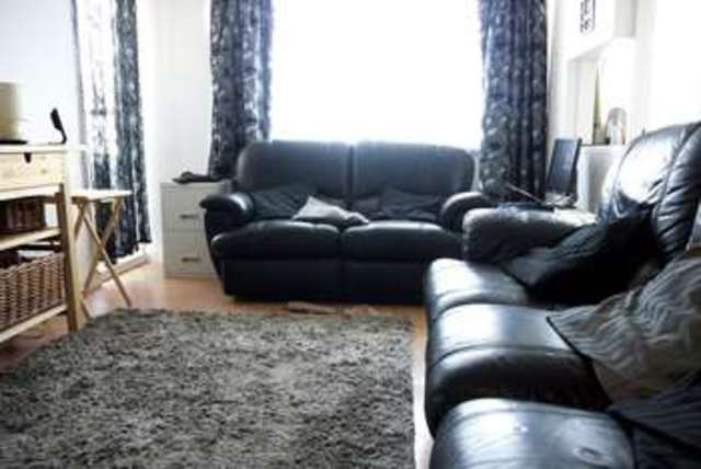  Image of 1 bedroom Flat for sale in Warburton Road Southampton SO19 at Warburton Road  Southampton, SO19 6HG