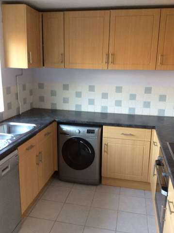  Image of 2 bedroom Terraced house to rent in Warley Rise Tilehurst Reading RG31 at Warley Rise Tilehurst Reading, RG31 6FR