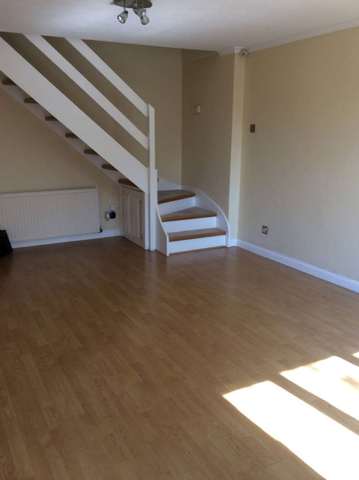  Image of 2 bedroom Terraced house to rent in Warley Rise Tilehurst Reading RG31 at Warley Rise Tilehurst Reading, RG31 6FR
