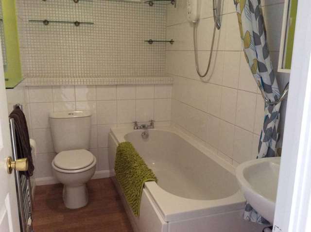  Image of 2 bedroom Terraced house to rent in Warley Rise Tilehurst Reading RG31 at Warley Rise Tilehurst Reading, RG31 6FR