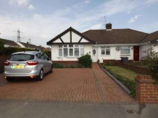  Image of 3 bedroom Bungalow for sale in Sunnymead Drive Waterlooville PO7 at Waterlooville Hampshire Waterlooville, PO7 6BL
