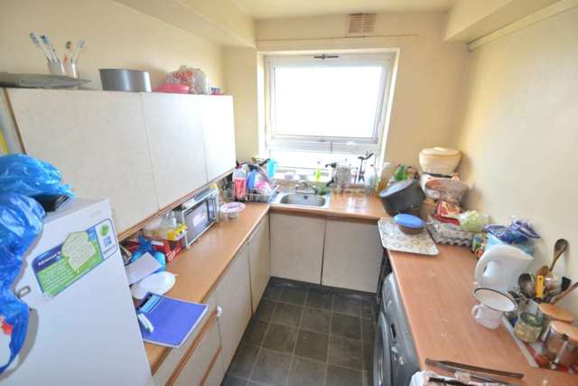  Image of 2 bedroom Flat to rent in Wensley Road Reading RG1 at Wensley Road  Reading, RG1 6EB
