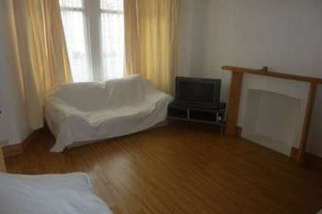  Image of 4 bedroom Terraced house to rent in West Road Westcliff-on-Sea SS0 at West Road  Westcliff-On-Sea, SS0 9DB