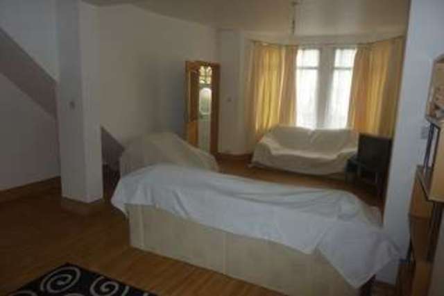  Image of 4 bedroom Terraced house to rent in West Road Westcliff-on-Sea SS0 at West Road  Westcliff-On-Sea, SS0 9DB