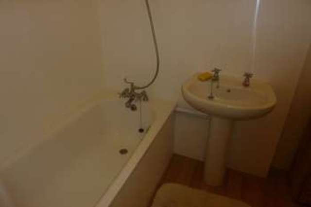  Image of 4 bedroom Terraced house to rent in West Road Westcliff-on-Sea SS0 at West Road  Westcliff-On-Sea, SS0 9DB