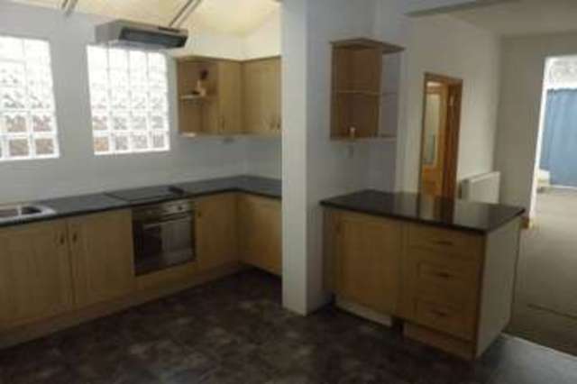  Image of 4 bedroom Terraced house to rent in West Road Westcliff-on-Sea SS0 at West Road  Westcliff-On-Sea, SS0 9DB