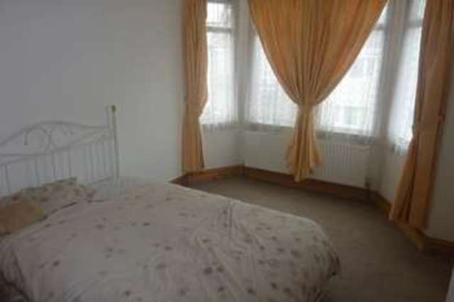  Image of 4 bedroom Terraced house to rent in West Road Westcliff-on-Sea SS0 at West Road  Westcliff-On-Sea, SS0 9DB