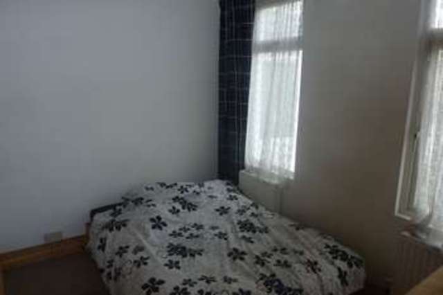  Image of 4 bedroom Terraced house to rent in West Road Westcliff-on-Sea SS0 at West Road  Westcliff-On-Sea, SS0 9DB