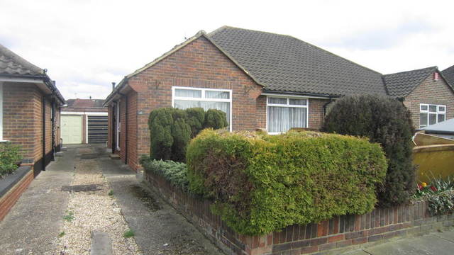  Image of 2 bedroom Bungalow for sale in Westacott Hayes UB4 at Middlesex  Hayes, UB4 8AH