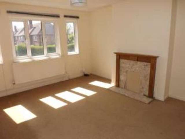 Image of 2 bedroom Maisonette for sale in Avon Close Worcester Park KT4 at Worcester Park  Worcester Park, KT4 7AH