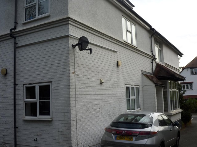  Image of 1 bedroom Flat to rent in York Road Woking GU22 at 145 York Road  Woking, GU22 7XS