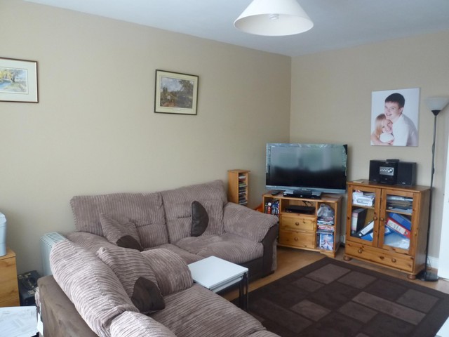  Image of 1 bedroom Flat to rent in York Road Woking GU22 at 145 York Road  Woking, GU22 7XS