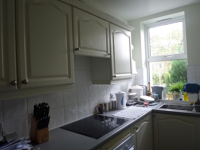  Image of 1 bedroom Flat to rent in York Road Woking GU22 at 145 York Road  Woking, GU22 7XS