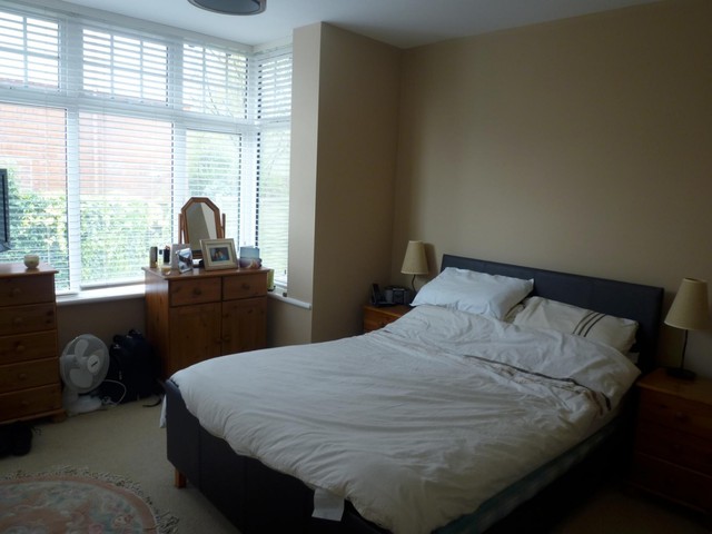  Image of 1 bedroom Flat to rent in York Road Woking GU22 at 145 York Road  Woking, GU22 7XS