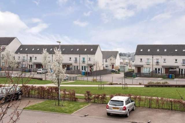  Image of 2 bedroom Flat for sale in London Road Glasgow G31 at London Road  Glasgow, G31 4QE