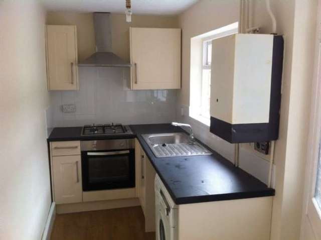  Image of 2 bedroom Terraced house to rent in Ewart Road Nottingham NG7 at Ewart Road Forest Fields Nottingham, NG7 6HG