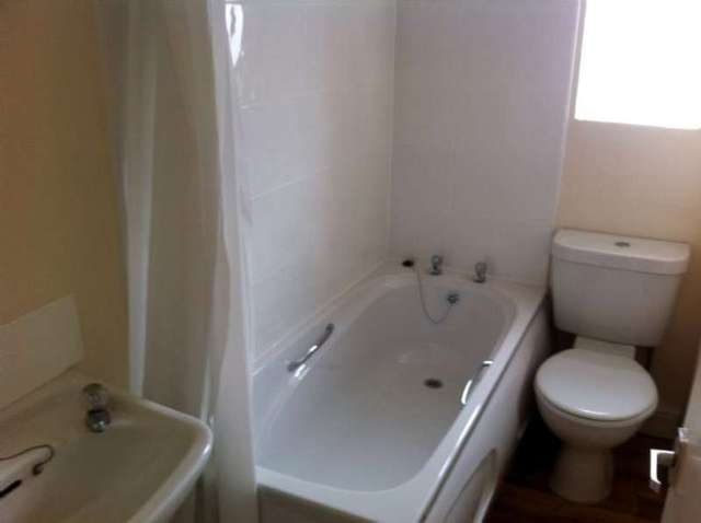  Image of 2 bedroom Terraced house to rent in Ewart Road Nottingham NG7 at Ewart Road Forest Fields Nottingham, NG7 6HG