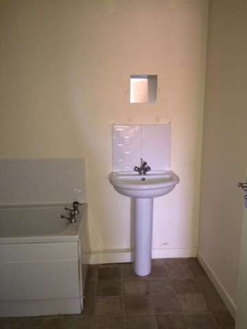  Image of 2 bedroom Ground Flat to rent in Wellington Street Wishaw ML2 at Wellington Street  Wishaw, ML2 7EU
