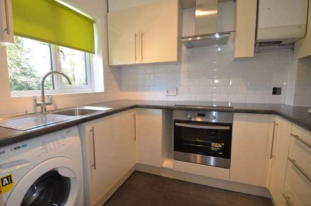  Image of 2 bedroom Detached house to rent in Porchester Ascot SL5 at Ascot, SL5 9DY