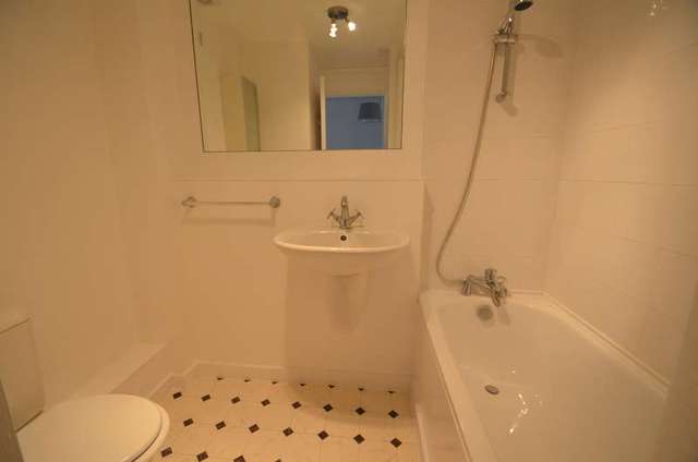  Image of 2 bedroom Detached house to rent in Porchester Ascot SL5 at Ascot, SL5 9DY