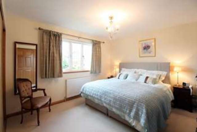  Image of 4 bedroom Bungalow for sale in Loch Park Saline Dunfermline KY12 at Loch Park  Dunfermline, KY12 9UY