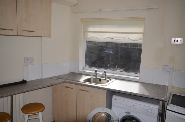  Image of 1 bedroom Flat to rent in High Street Newcastle-under-Lyme ST5 at Newcastle Under Lyme Newcastle-under-Lyme, ST5 1RA
