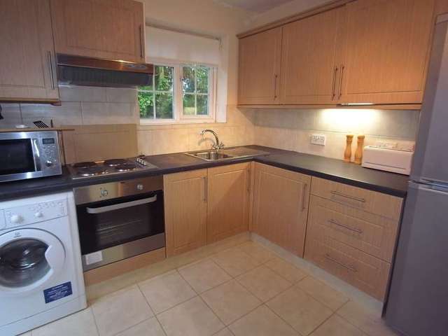  Image of 3 bedroom Detached house to rent in Oriental Road Ascot SL5 at Sunninghill, SL5 7AY
