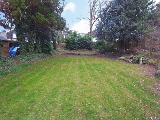  Image of 3 bedroom Detached house to rent in Oriental Road Ascot SL5 at Sunninghill, SL5 7AY
