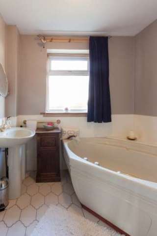  Image of 2 bedroom Ground Flat for sale in Bannerfield Drive Selkirk TD7 at Bannerfield Drive  Selkirk, TD7 5BG